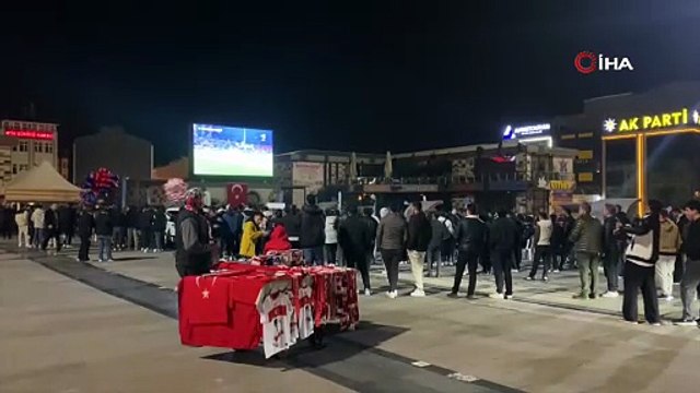 Çorum’da milli maç coşkusu kent meydanında yaşandı | Ajansspor | IHA