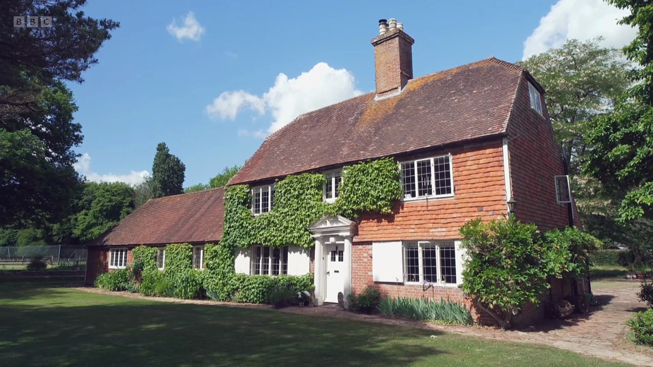 Escape To The Country S26E40 | Sussex Unique Dream Home with Wow-Factor Properties