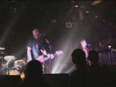 QOTSA - 01 Feel good hit of the summer Louiseville 2000