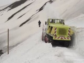 TOUR DE FRANCE. L'OUVERTURE DU COL DE LA BONETTE RESTEFOND