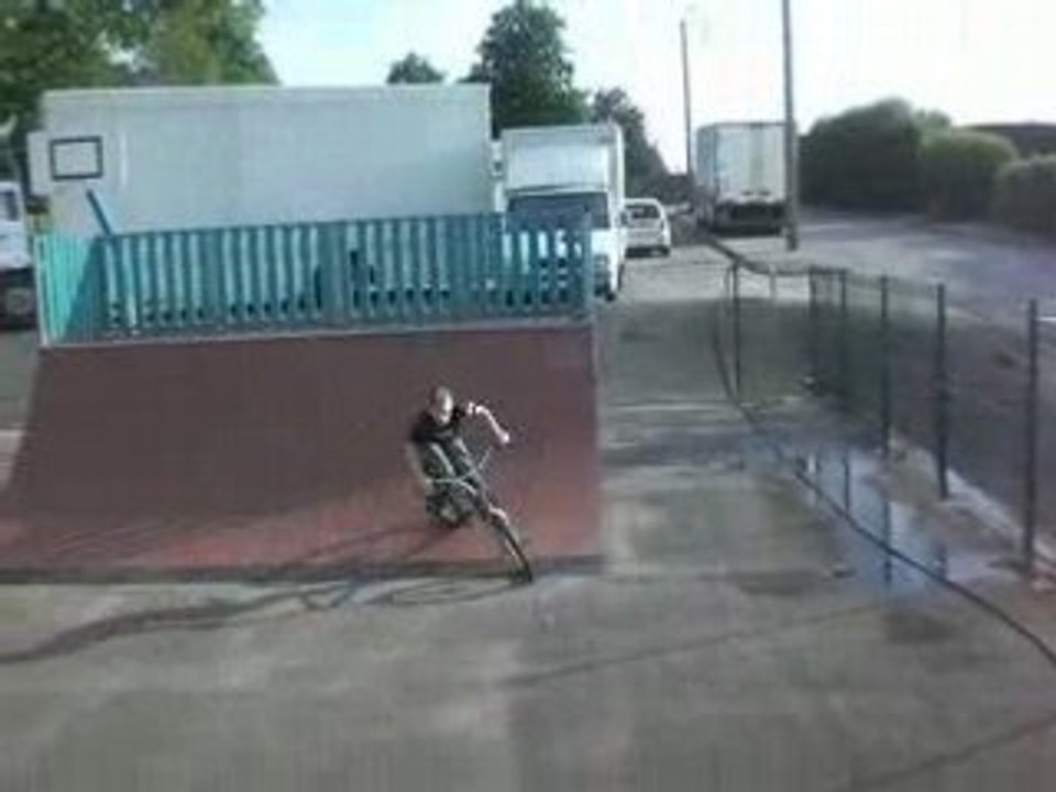 VELO STREET : special crash clement