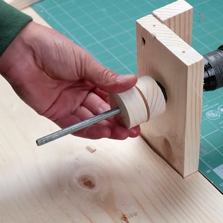 Smooth surfaces and zero dust with this sander