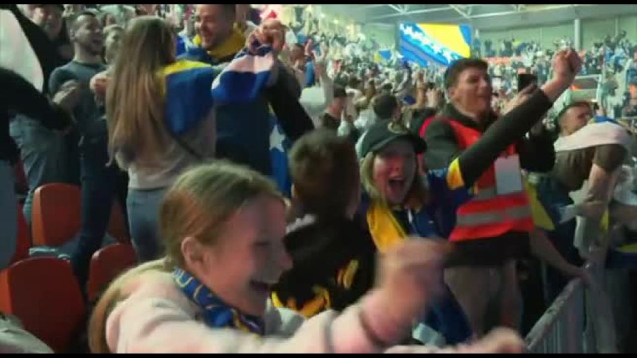 Italia eliminata dai Mondiali di calcio, la festa dei tifosi bosniaci