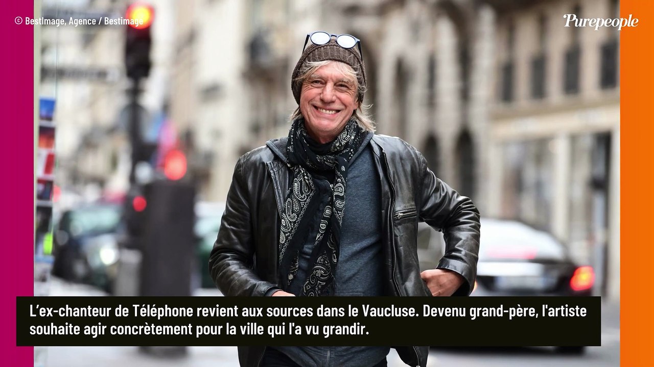 Un autre monde... mais toujours le même village de son enfance : Jean-Louis Aubert fait un geste qui en dit long