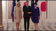 Macron e Brigitte a Tokyo ricevuti dalla premier Sanae Takaichi