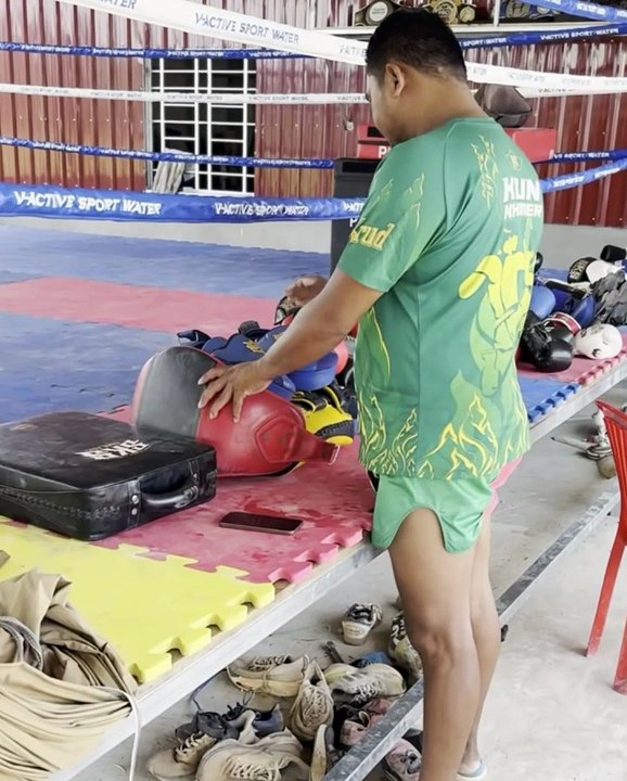 លោក ប៉ុង សាមិត្ត ទ្រាំបៀមការលំបាក បន្តតស៊ូបណ្ដុះកីឡាករ ក្នុងក្ដីស្រមៃចង់មានកីឡាករស្រុកភូមិខ្លួនល្បីល្បាញ