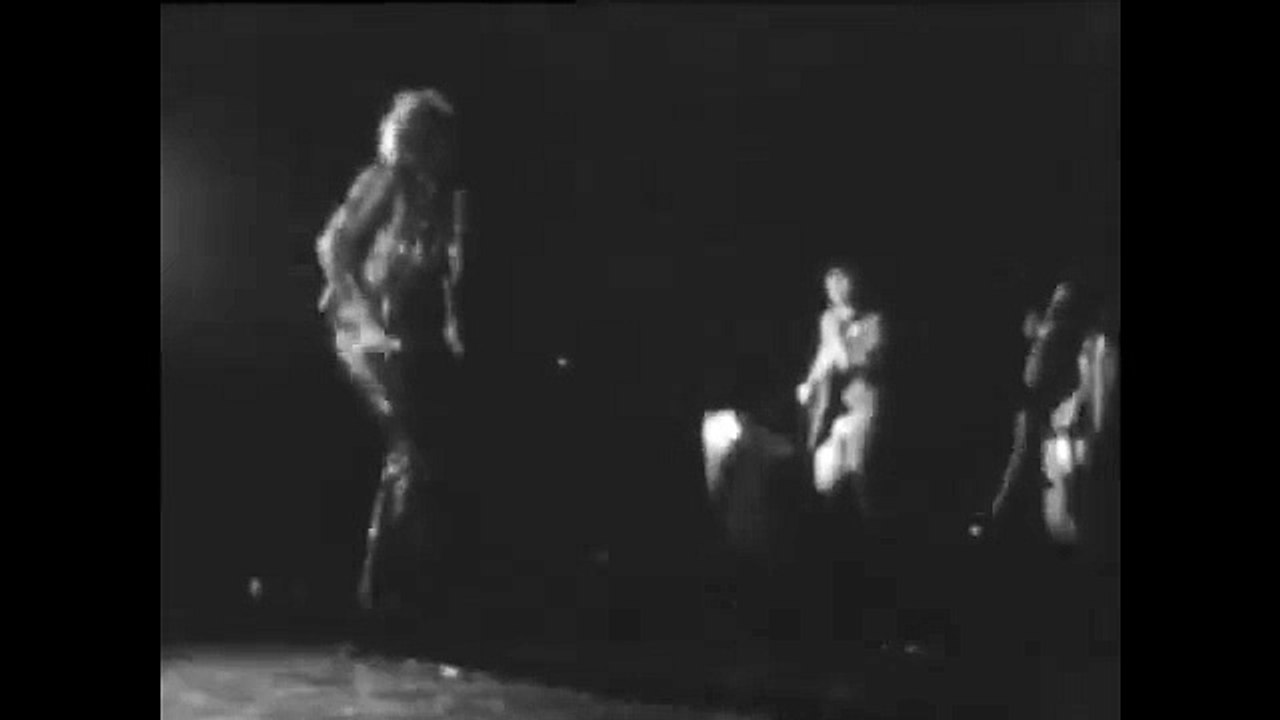 1970 - Johnny Hallyday - “Je Te Veux” Extrait du Palais des Sports 1969 (Point Chaud, 1ère Chaîne, 31 Janvier)