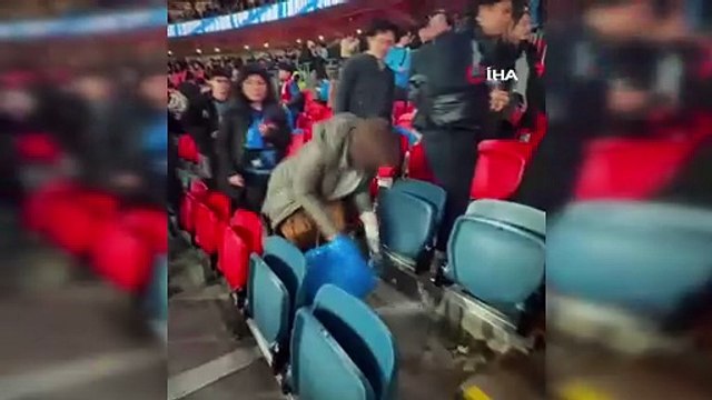 Japon taraftarlar, dünyaya örnek olmaya devam ediyor | Ajansspor | IHA
