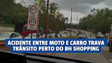 Colisão entre moto e carro trava trânsito na região do BH Shopping