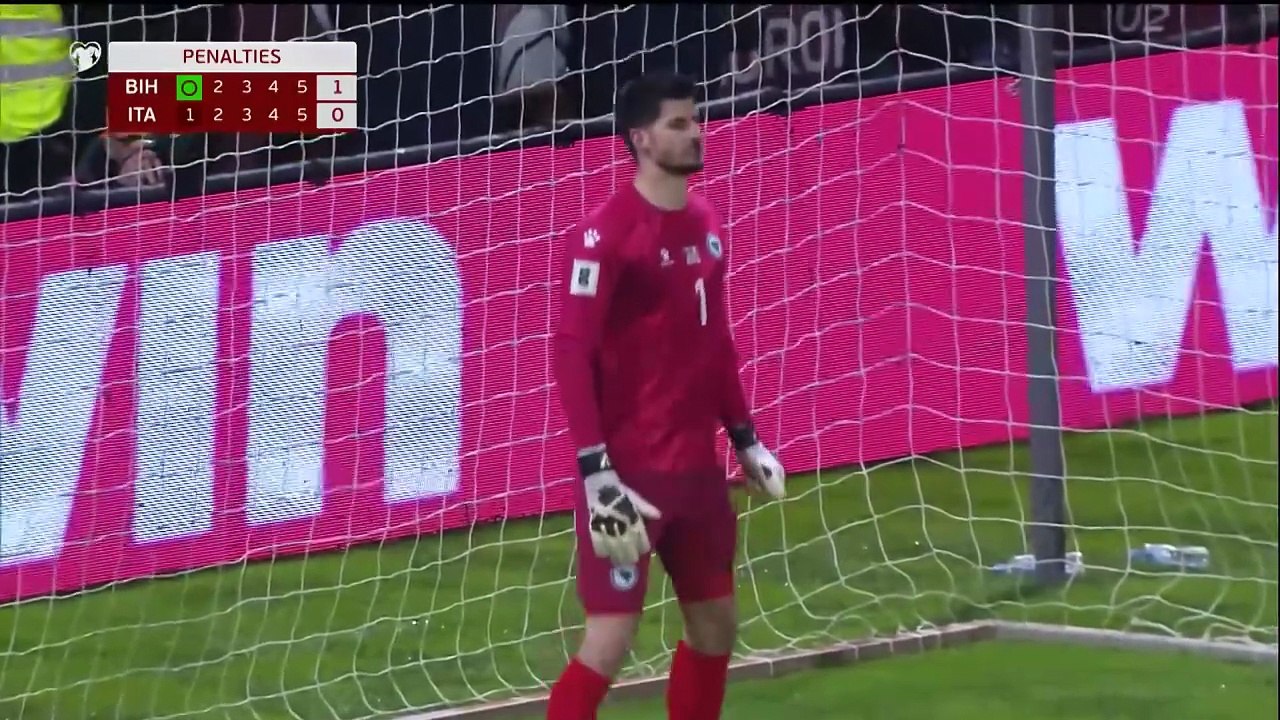 BOSNA I HERCEGOVINA - ITALIJA najzanimljiviji trenuci i golovi