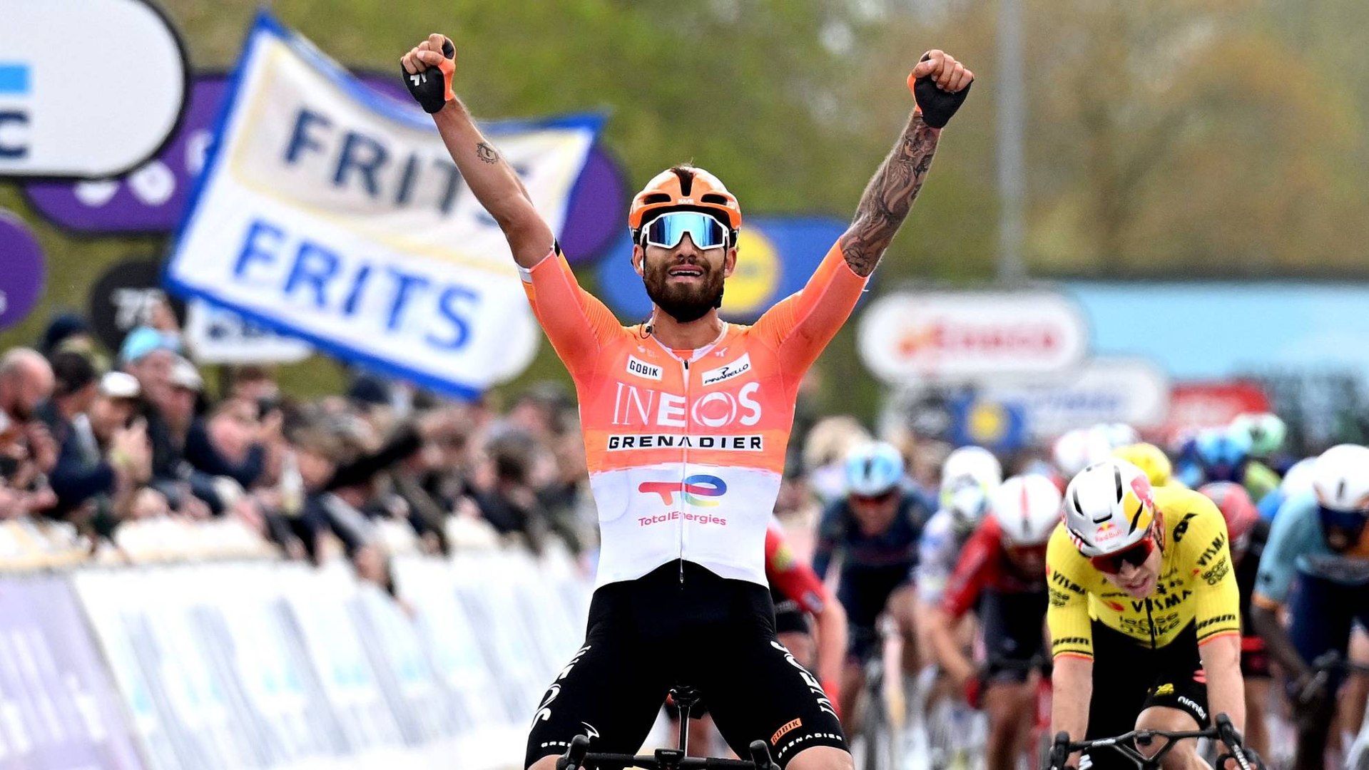 Descomunal Filippo Ganna: recital en A través de Flandes el día de la exhibición de Wout van Aert