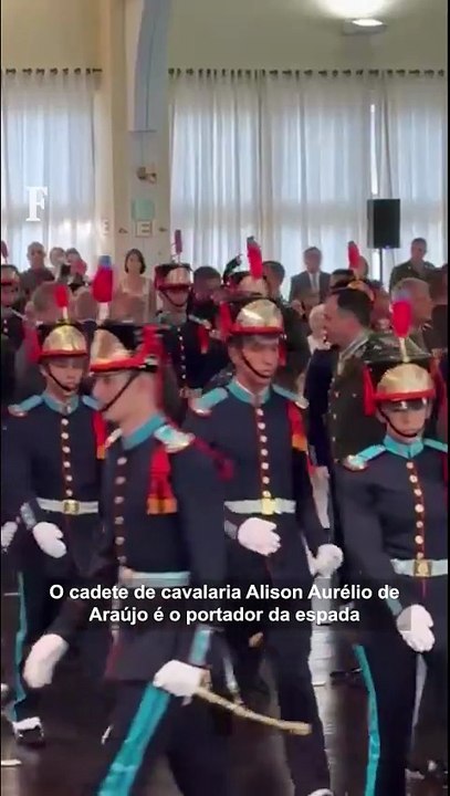 Exército brasileiro promove primeira mulher à patente de general