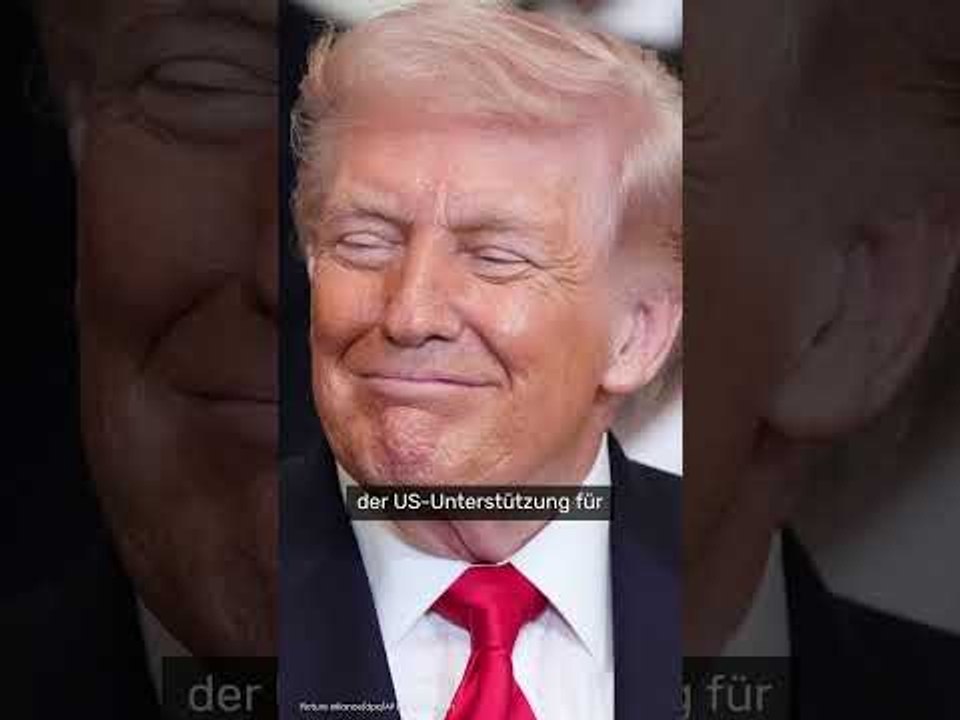 Putin-Abgeordnete bekommen Trump-Socken geschenkt