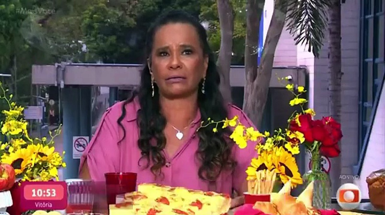 Solange Couto tem crise de choro no programa de Ana Maria