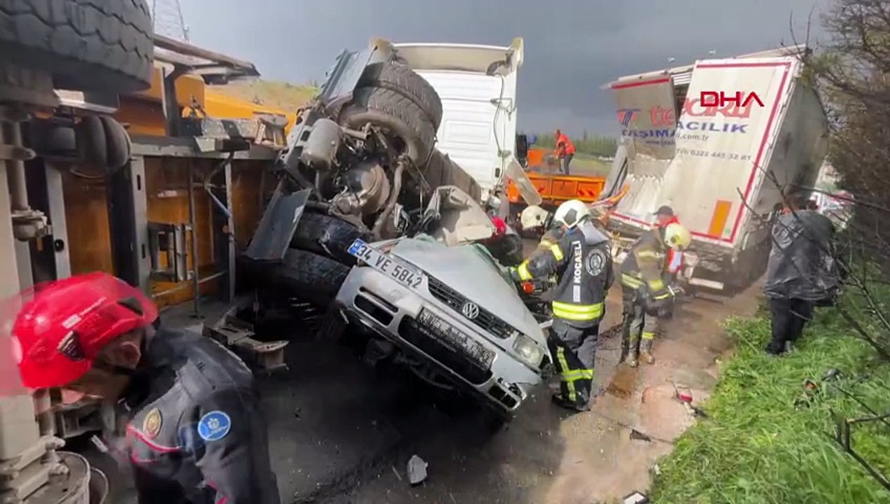 Otobanda feci kaza! 2 ölü, kilometrelerce kuyruk