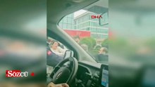 Ümraniye'de trafikte iki sürücünün 'yol verme' kavgası kamerada
