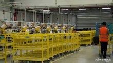 Amazon accelera le consegne tra IA e nuovi mezzi ecosostenibili