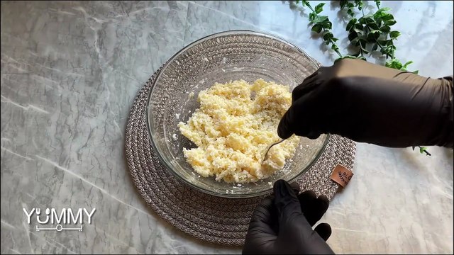 كرات جوز الهند بالشوكولاتة بثلاث مكونات فقط! أسهل وألذ حلوى سريعة التحضير.