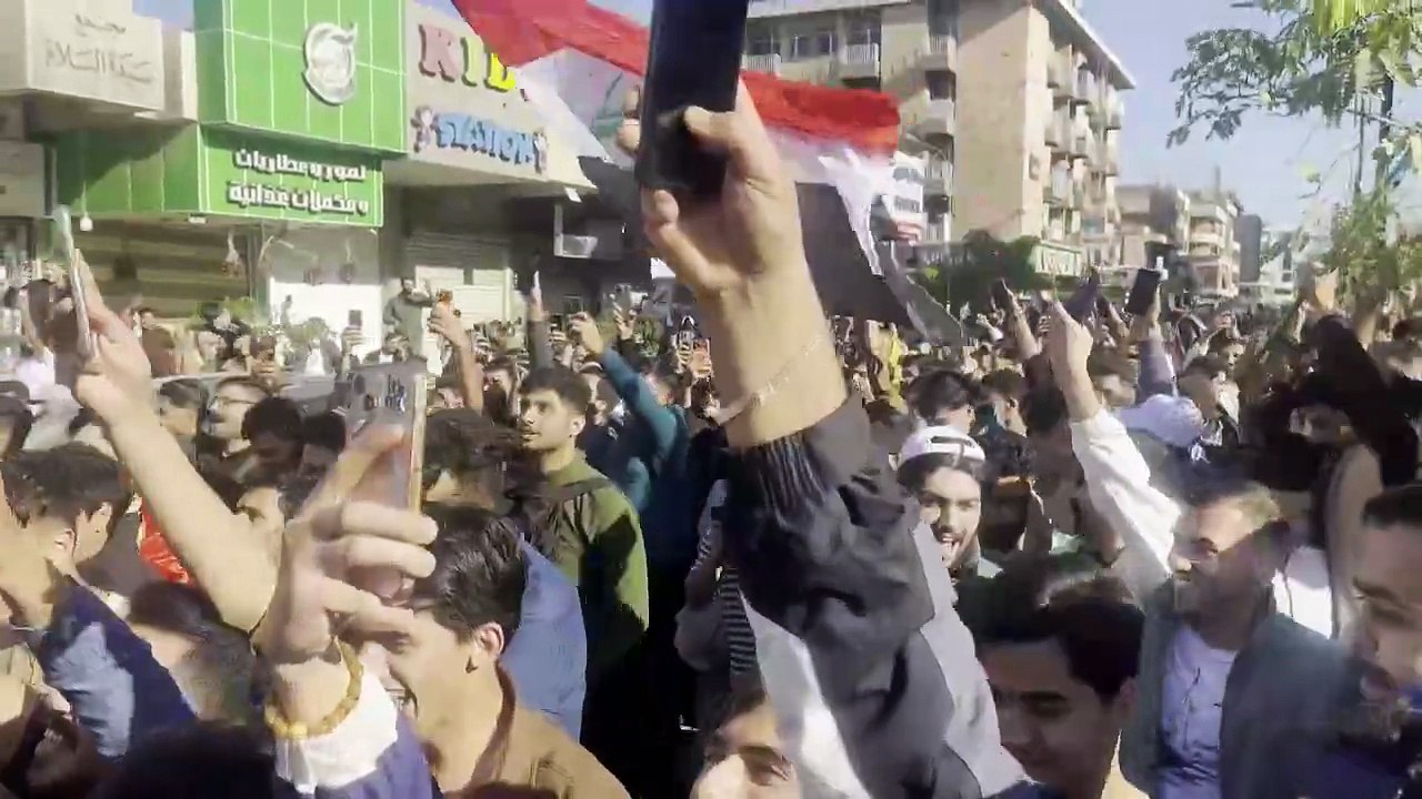 Los iraquíes celebran la clasificación a un mundial de fútbol después de 40 años