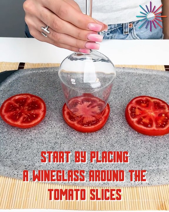 This is the only way you'll make eggs from now on! 🥚🍅