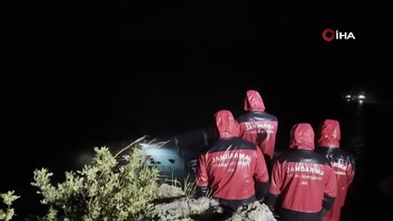 Fethiye’de kayalıklara çarparak batan teknedeki 6 kişi kurtarıldı, 1 kişi kayıp