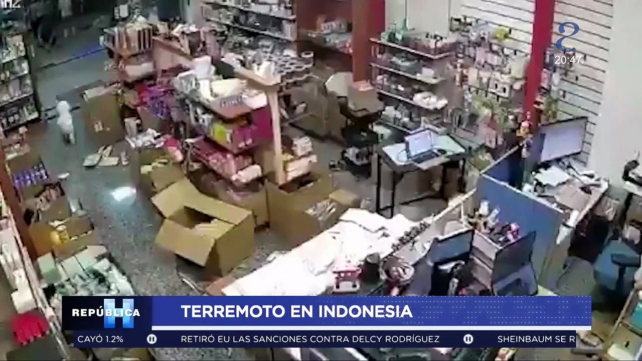 ¡El suelo se sacude violentamente! Sismo de 7.4 grados en Indonesia provoca alerta de tsunami