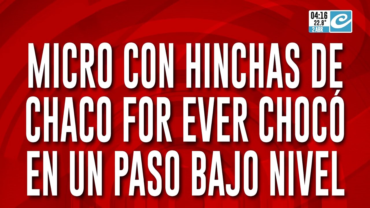 Micro repleto de hinchas chocó y se incrustó en un túnel bajo nivel: hay heridos