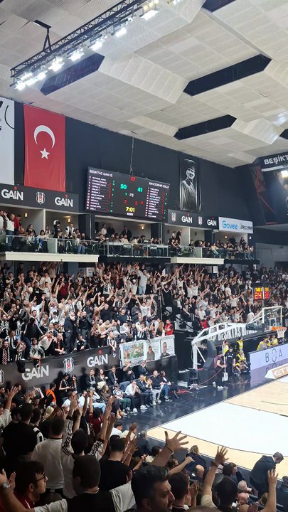 Ooo şşş 1 2 3 - Beşiktaş Gain v Bahçeşehir Koleji - BKT EuroCup Yarı Final İlk Maç