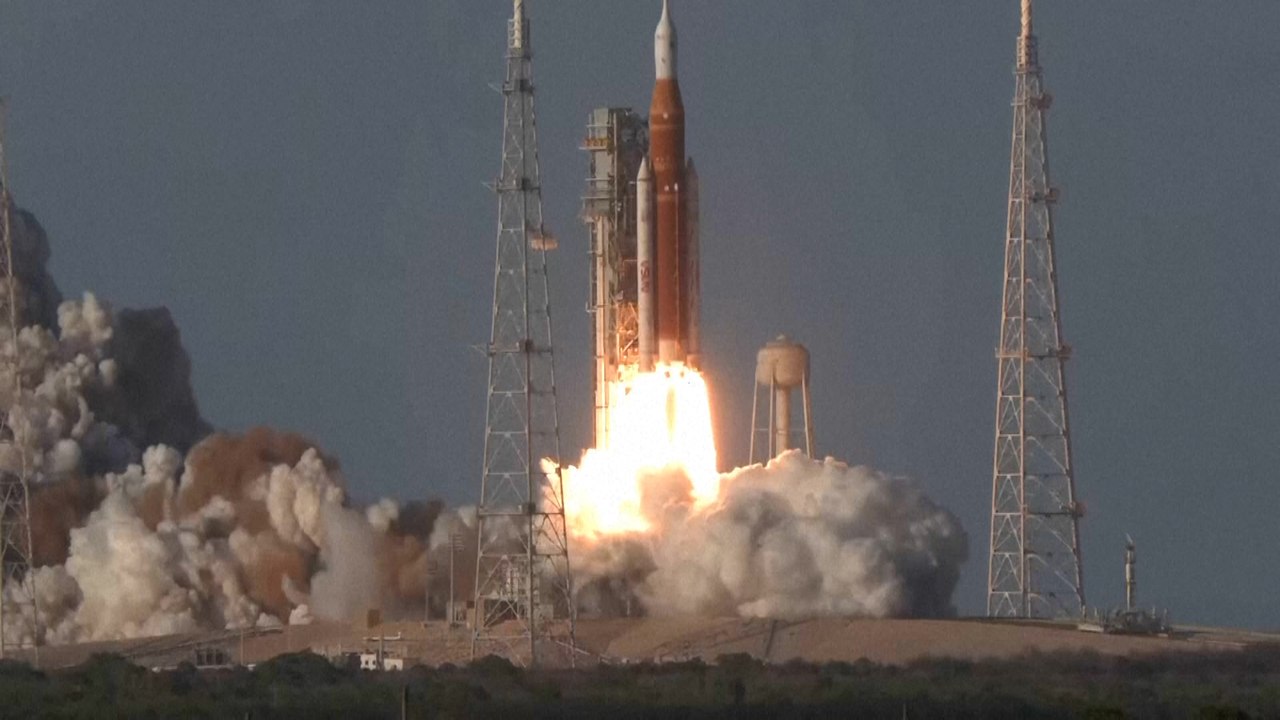 Los astronautas de Artemis II inician un vuelo de alto riesgo alrededor de la Luna