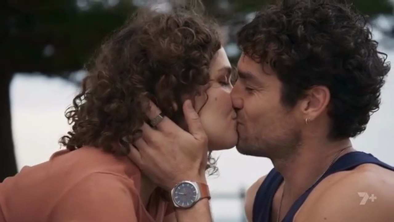 H.o.m.e And A.w.a.y 8690 Episode 1st April 2026 - video Dailymotion