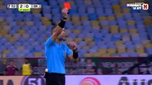 La surrealista expulsión en el fútbol brasileño... ¡¡por agarrarse 'sus partes'!!