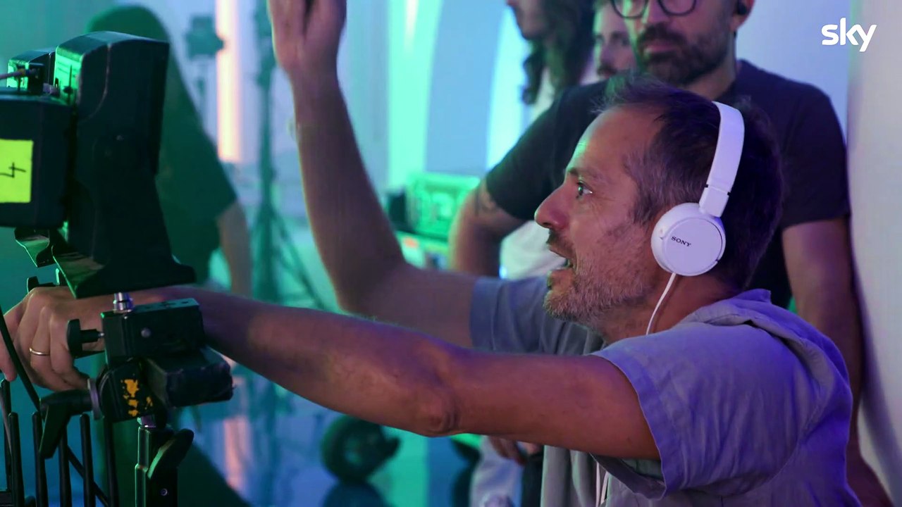 NORD SUD OVEST EST - LA LEGGENDARIA STORIA DEGLI 883 - la prima clip