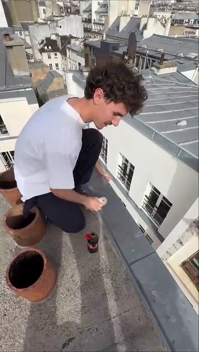 Une journée classique sur les toits de Paris.