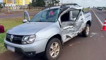 Batida entre carro e caminhão na BR-277 em Cascavel