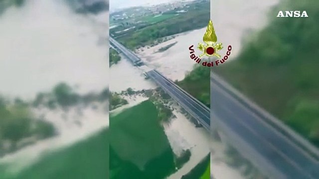 Maltempo in Molise, Ss Adriatica: il ponte sul Trigno crollato visto dall'alto
