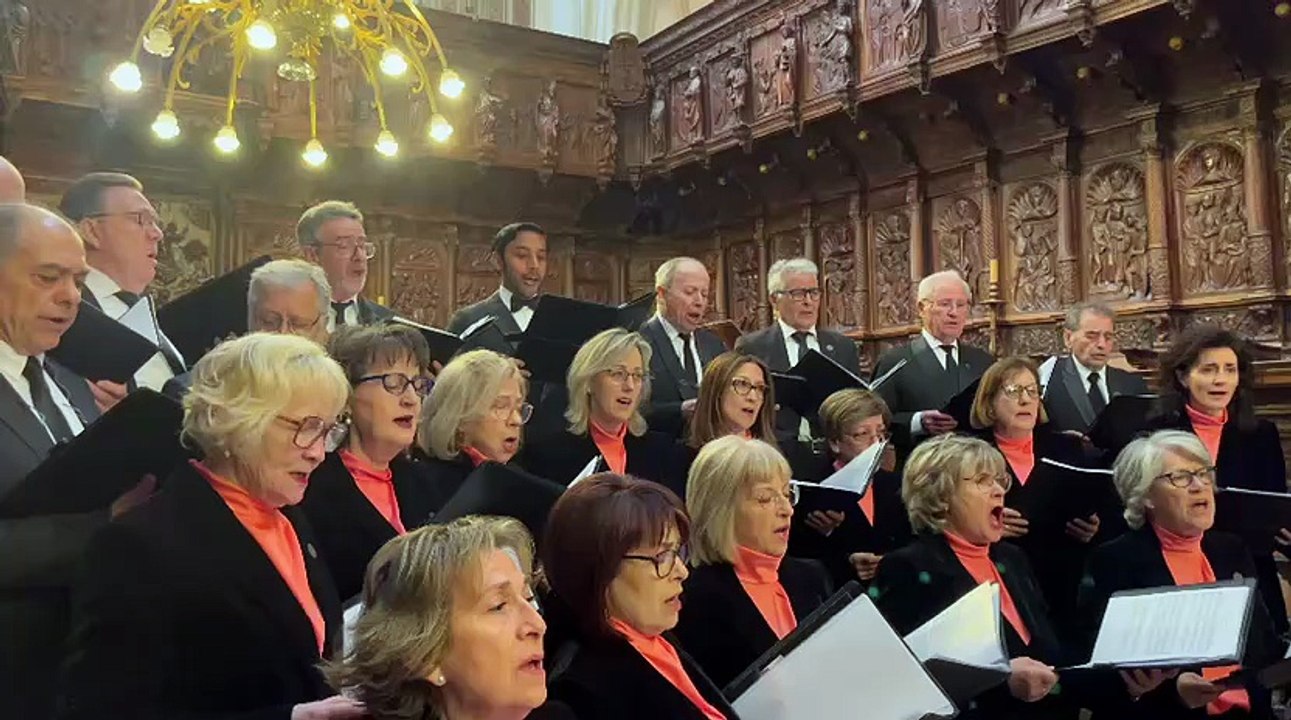 La Coral Santa María la Mayor refuerza la solemnidad de la Semana Santa en la Catedral de Burgos