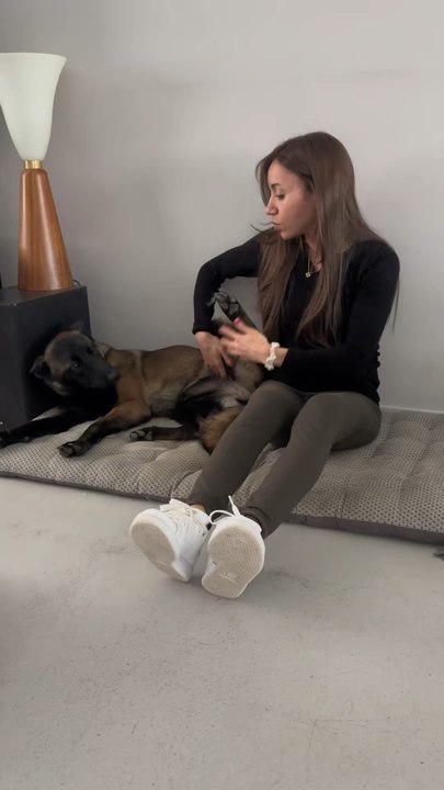 On culpabilise forcément un peu quand on doit y passer, mais je pense vraiment que c’est mieux pour les petites femelles ♥️. Et laissons aux éleveurs leur métier avec tous pleins de chiots, perso je passe mon tour !