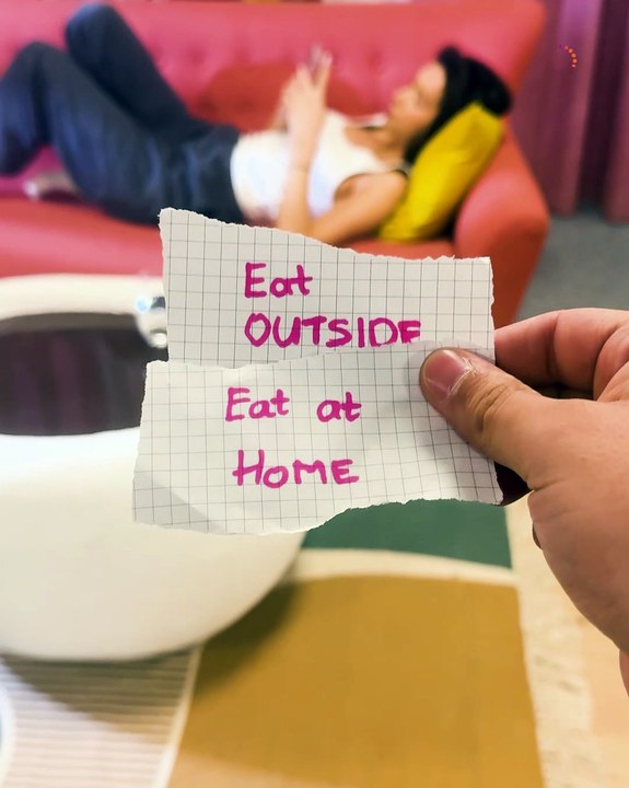 Eat inside or outside 🤔🤣