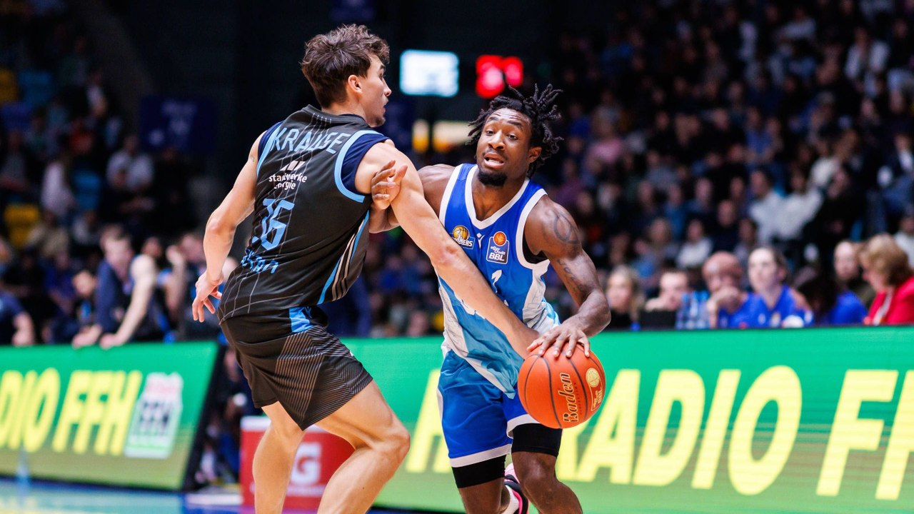 23 Assists! Frankfurt setzt Play-In-Signal in Jena