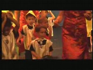 Louis au spectacle de l'école 3