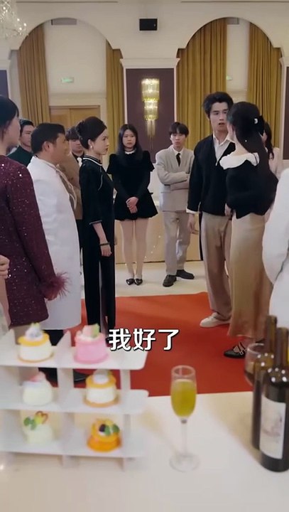 (88) After the rebirth and returning, the twin sister chose her biological mother, but she calmly turned around and married into a wealthy family, and in the face of the ensuing frame-ups and dangers, she calmly coped with it, not only subdued her strong