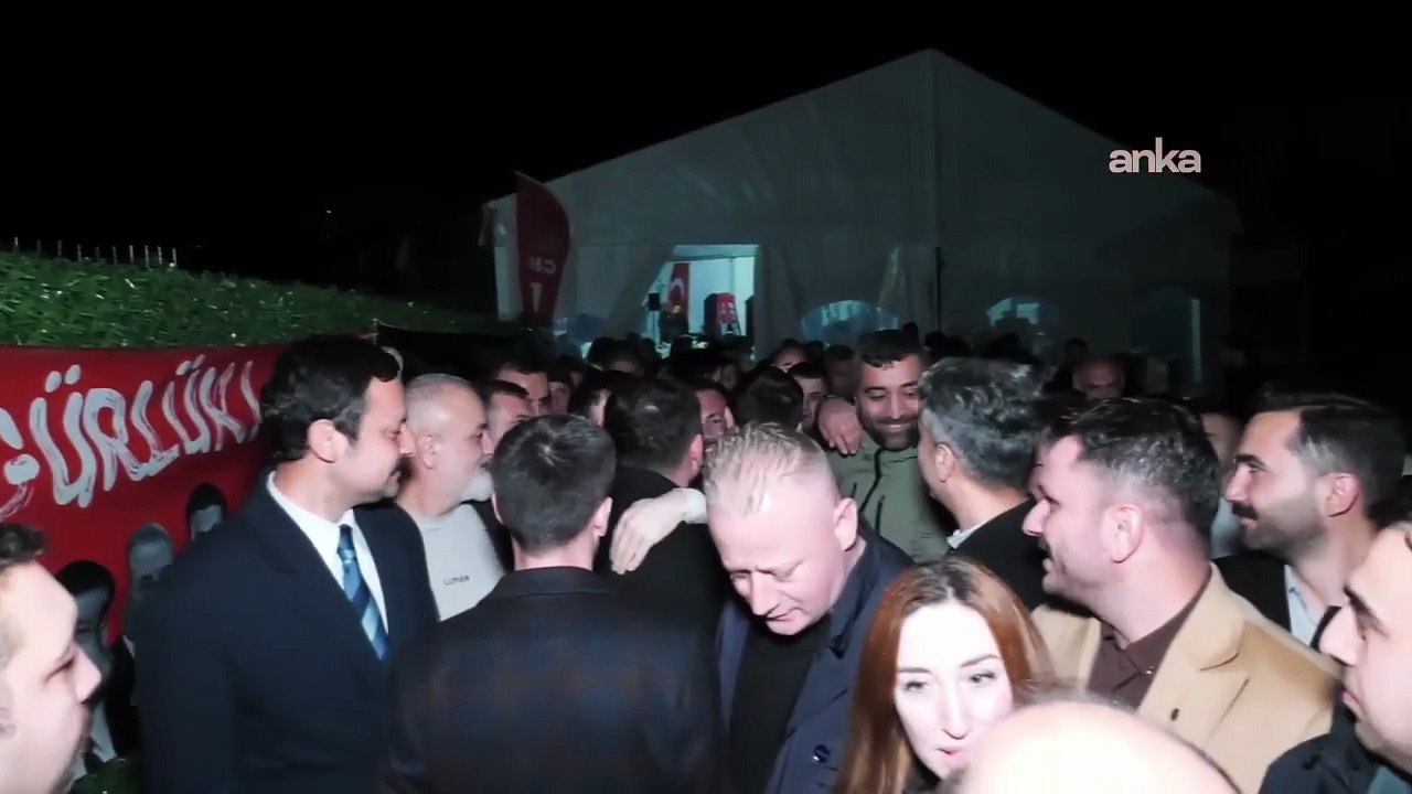 İBB davasında tahliyeler: Silivri önünde gözyaşı, sevinç, doğumgünü pastası...