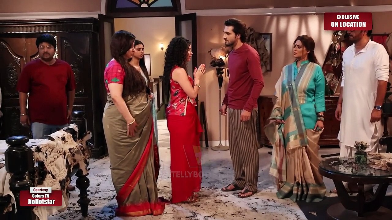 Noyontara Today Episode _ Mohamaya tried to shield Nishi from Prateek's accusations _ On Location