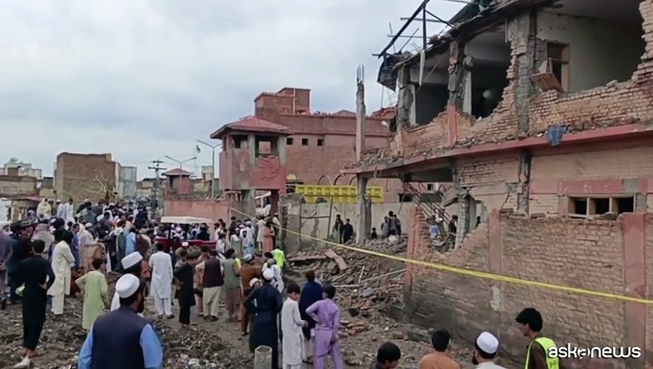 Pakistan, attentato suicida a Bannu: almeno 5 morti