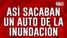 Tremendo video muestra cómo rescatan un auto de la inundación