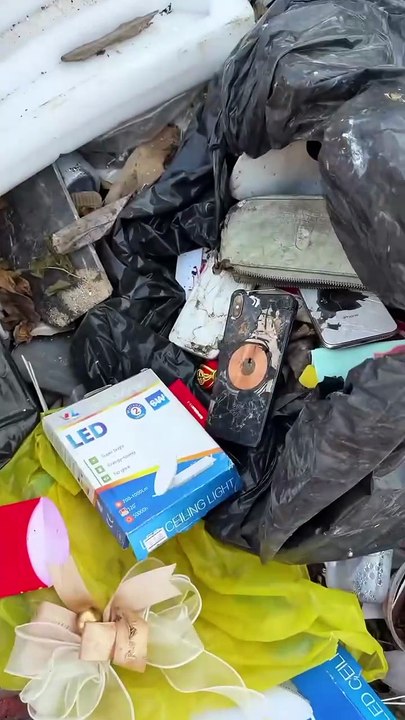 Found iPhone 😱💸 wow 😮 #foundmoney #dollars #money #reels