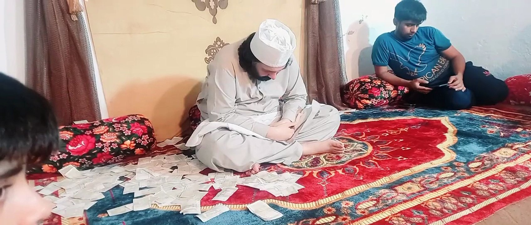 الفاظ کو آواز مل جائے تو ان کی تاثیر دو آتشہ ہو جاتی ہے۔