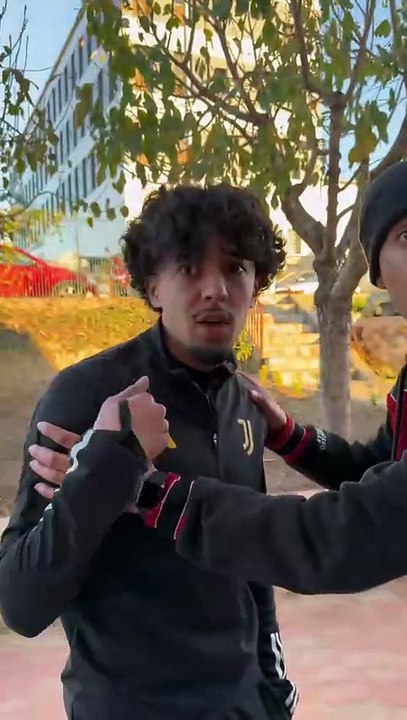 Cuando Vas A Casa De Tu Amigo 🤣✅🇪🇸  #gitanos  #gitano  #marroquí  #humor  #humornegro  #humorespañol  #comedia  #comediagitana  #comediaespañola  #España  #viral  #4you  #esto es España