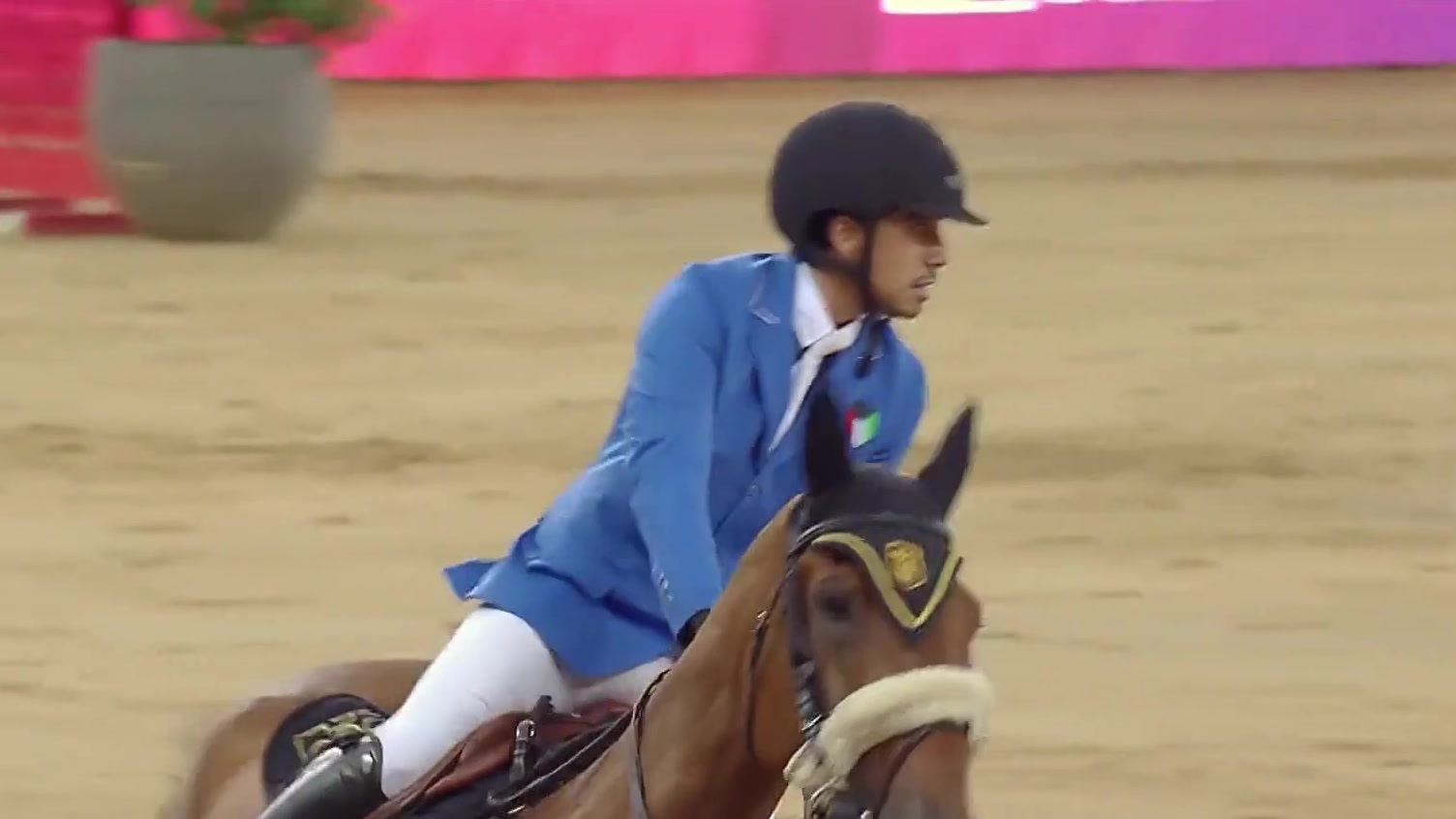 الفارس الكويتي عناز العناز يفوز بالمركز الأول