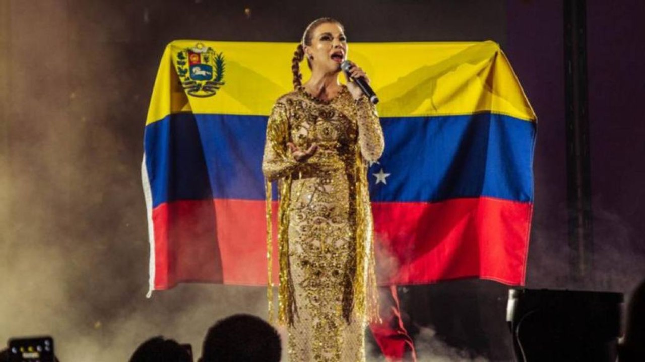 Olga Tañón hace un guiño a Venezuela durante su concierto en Argentina